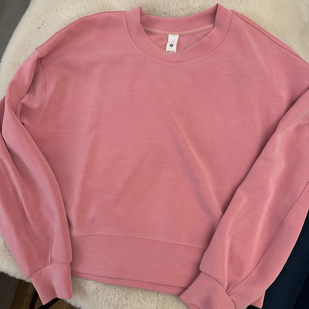 Lululemon softstreme sweatshirt in pink!